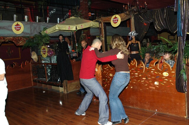 min 2005 12 18 sharkys 083